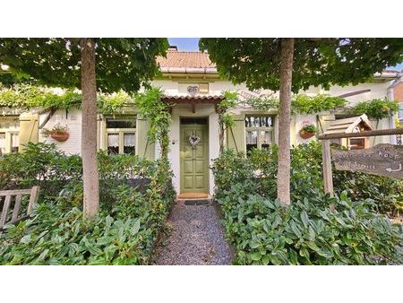 ferme très charmante avec jardin spacieux