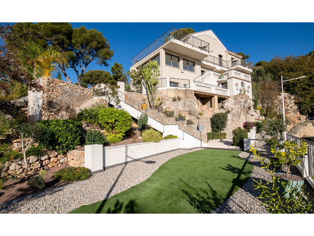 villa toulon 5 pièce(s) 175 m2