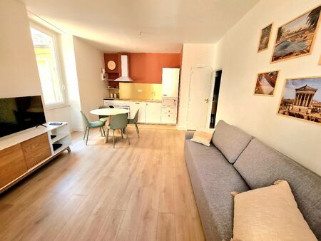 location t2 meublé 38m2 nîmes centre calme climatisé