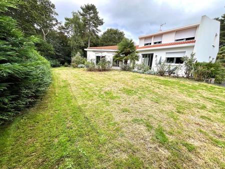 vente maison à basse-goulaine (44115) : à vendre / 245m² basse-goulaine