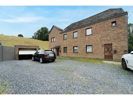 immeuble de 3 logements avec jardin et 1 garage