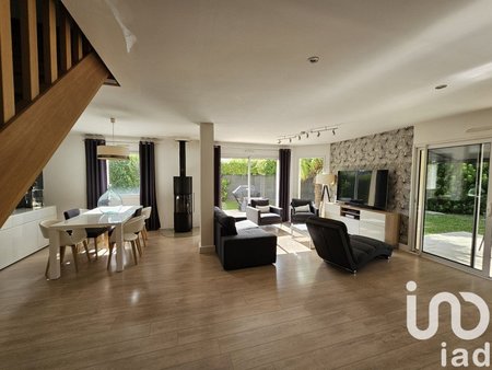 vente maison 6 pièces de 133 m² à bourg