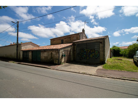 maison avec jardin  8 garages  terrain 830 m2