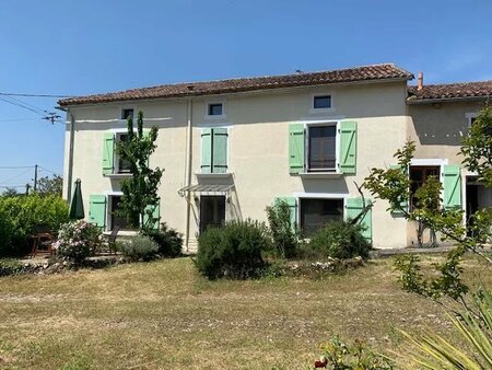 un hameau proche de verteuil sur charente