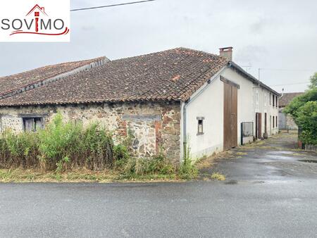 dans un hameau  ancienne fermette a rafraichir avec dépendances  terrains attenants et...