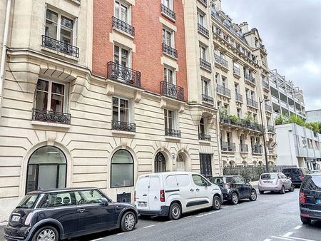 remise de 8 m² avec point d'eau et électricité. porte de saint cloud