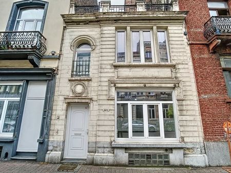 magasin(commerce) au charme d'une maisonnette datant de 1901