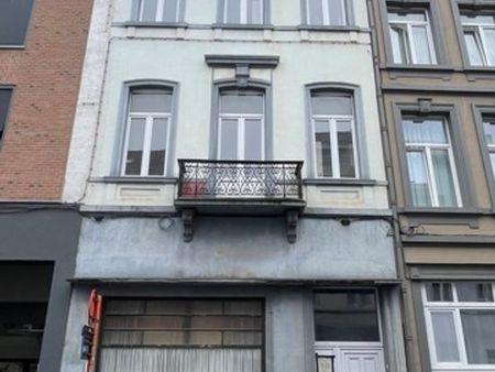 spacieuse maison bruxelloise de 480m2 à rénover