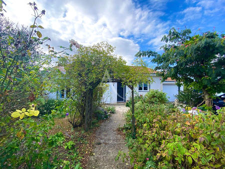 vente maison à saint-michel-en-l'herm (85580) : à vendre / 80m² saint-michel-en-l'herm