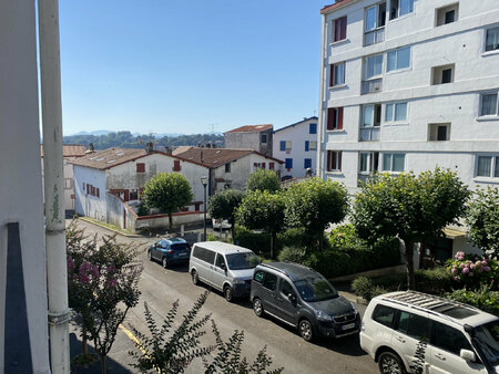 appartement ciboure centre à rénover avec cave et garage fer