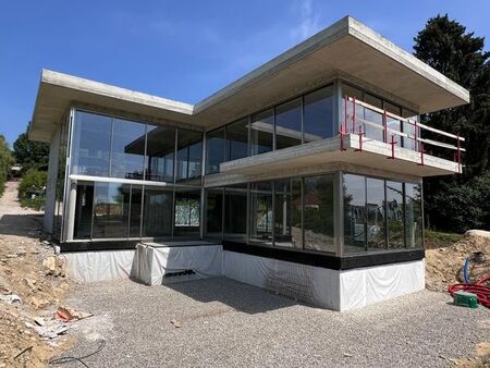 villa contemporaine avec piscine