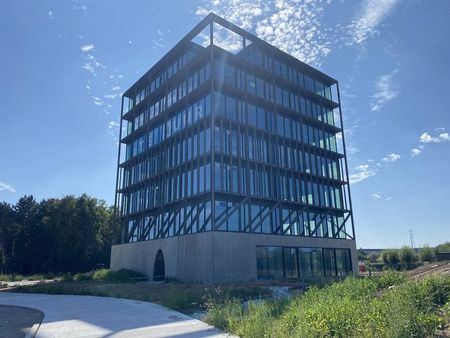 nouveaux bureaux le long de l'autoroute