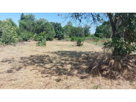 terrain constructible de 935 m2 viabilisé à istres