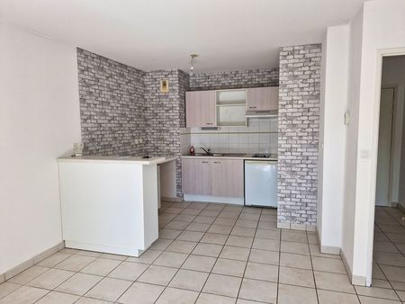 appartement t2 43m² avec parking et terrasse