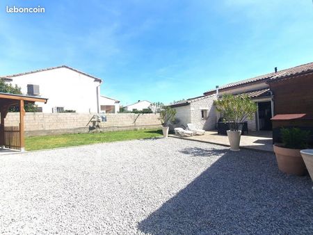 propriété 3 pièces 65 m²