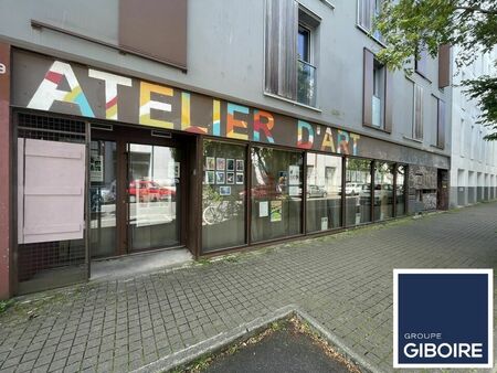 local commercial 74 m²