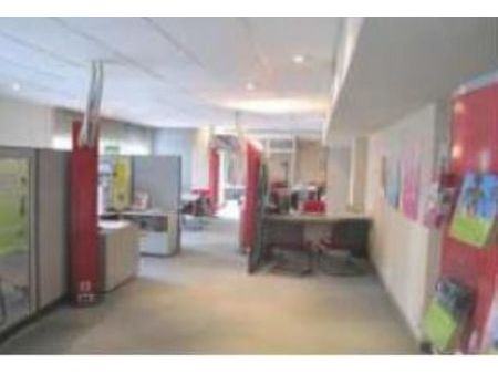 local commercial 194 m²