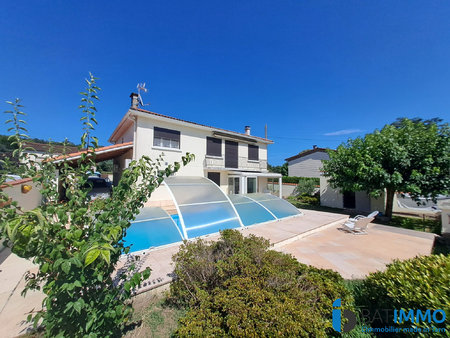 maison individuelle au calme avec piscine  abri voiture  garage