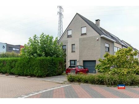 !!! verkocht onder voorwaarden !!! recente woning met 3 slaapkamers  twee badkamers  zonni