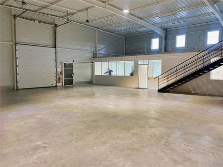 location d'entrepôt de 400 m² à sorinières - 44840