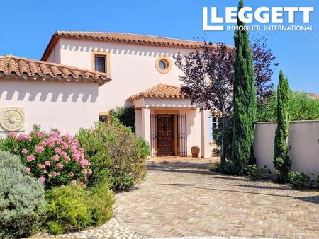 villa de prestige sans vis a vis  jardin  piscine  terrasse  garage  terrain 3018m2....