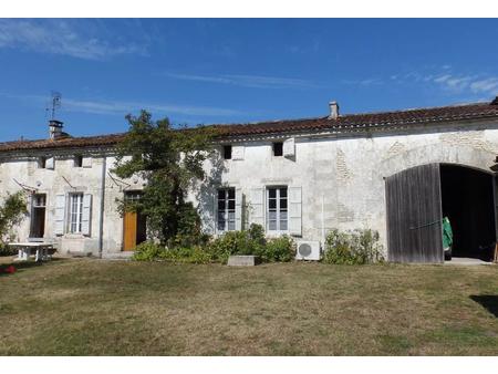 maison de campagne avec jardin et dépendances