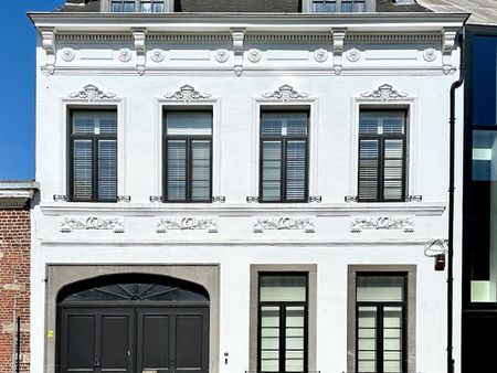 élégante maison de maître avec extension  jardin et piscine