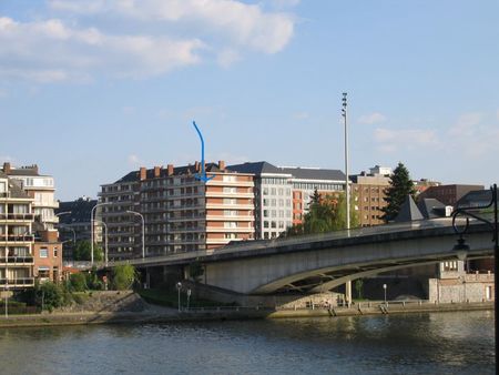 spacieux deux chambres près pont des ardennes