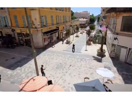 vente commerce 50 m² hyères (83400)