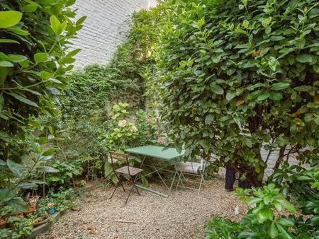 pl brugmann/pl van meenen  charmant appartement 1ch + jardin