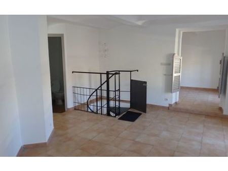 location appartement  m² t-1 à saint-ambroix  345 €