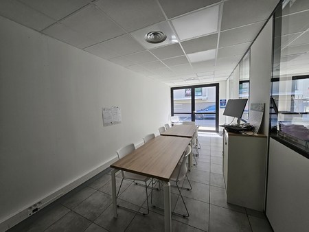 local professionnel - 100m² - aix en provence