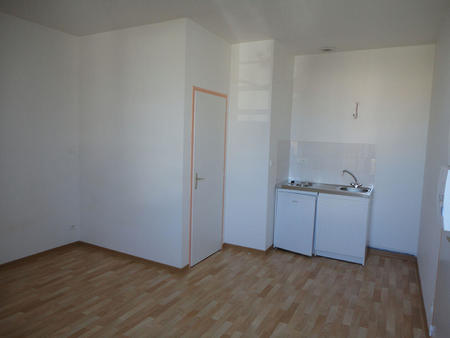 location appartement t1 à challans (85300) : à louer t1 / 20m² challans