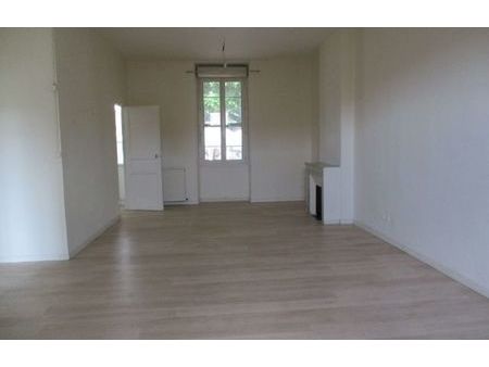 location appartement 3 pièces 86 m² salon-de-provence (13300)