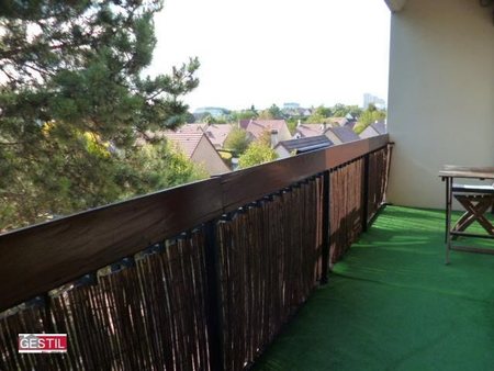 location appartement 3 pièces 79.7 m²