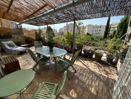 t4 69 m2 avec terrasse 40 m2 - le mourillon