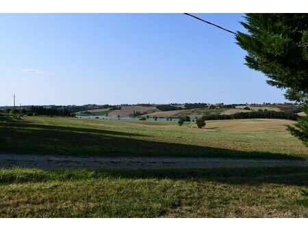 superbe terrain avec vue sur un lac