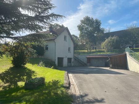 charmante maison familiale de 133 m² avec 4 chambres  son jardin arboré et une très belle 