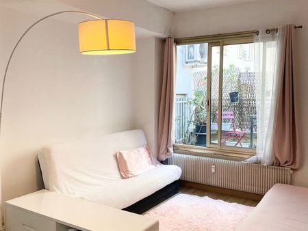 studio 30m2 avec terrasse jardin de 8m2  au calme  prés place libération à nice