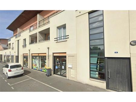 location de local commercial de 68 m² à saint-quentin - 02100