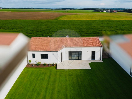 vente maison 4 pièces 105m2 épargnes 17120 - 350000 € - surface privée