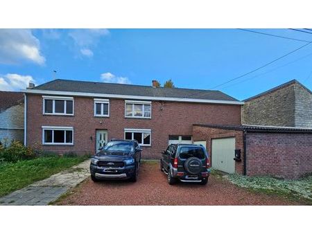 maison spacieuse avec jardin garages et grange