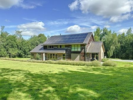 splendide villa dans un écrin de verdure sur ± 1 hectare !