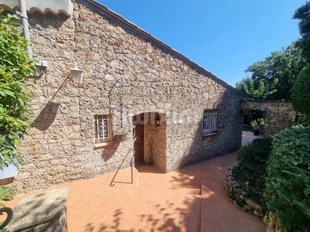 maison de caractere de type f5 avec garage et piscine