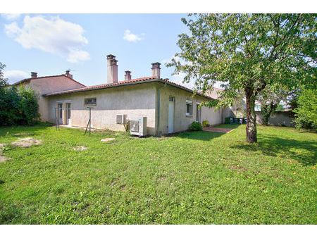 boé - maison plain-pied rénovée de 4 chambres de 123m² avec garage et jardin.