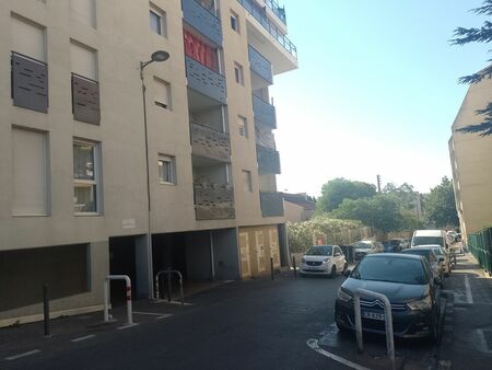 a louer parking marseille 13003