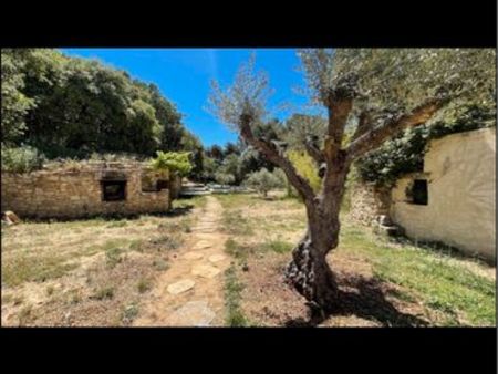 maison au pied dû luberon