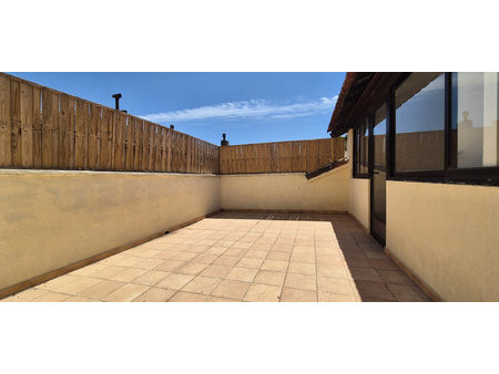 hyeres gare vaste t4 de 90 m2 + 20 m2 de terrasse avec tres