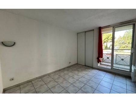 location appartement  m² t-1 à perpignan  355 €