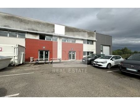 location commerce 1031 m² saint-priest (69800)